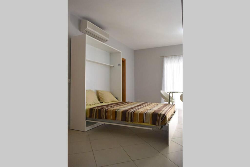 Apartment Sunny In Tas-sellum Mellieha, Malta. Ghajn Zejtuna