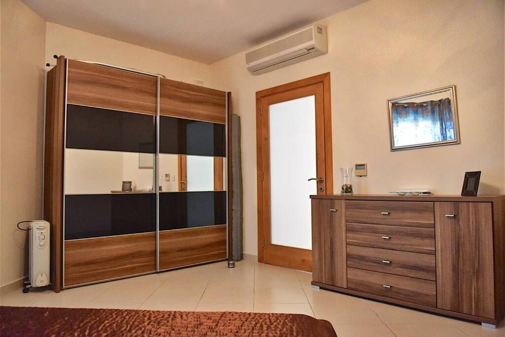 Apartment Sunny In Tas-sellum Mellieha, Malta. *